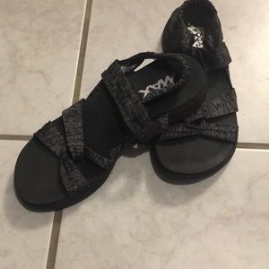 Sketchers sandals size 7